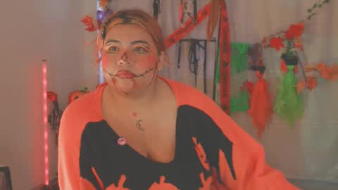 Snapshot of samanta_cutee1 chatting on 10-31-25, 12:50 SAMANTA online show from 10-31-25, 12:50