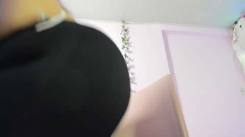 Snapshot of samanta_roberts1 chatting on 01-04-25, 02:14 Samanta online show from 01-04-25, 02:14