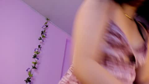 Snapshot of samanta_roberts1 chatting on 01-14-25, 03:04 Samanta online show from 01-14-25, 03:04