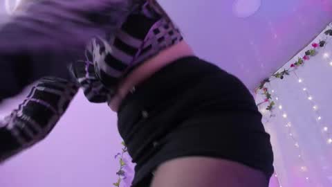 Snapshot of samanta_roberts1 chatting on 02-26-25, 12:47 Samanta online show from 02-26-25, 12:47