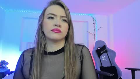 Snapshot of samanta_roberts1 chatting on 11-12-25, 11:43 Samanta online show from 11-12-25, 11:43