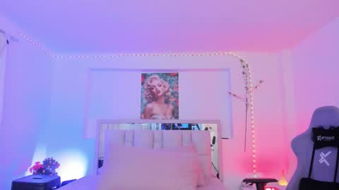 Snapshot of samanta_roberts1 chatting on 11-13-25, 12:48 Samanta online show from 11-13-25, 12:48