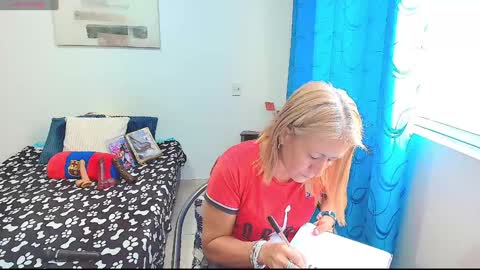 Snapshot of samanta_stone69 chatting on 01-27-25, 07:13 Samanta Stone online show from 01-27-25, 07:13