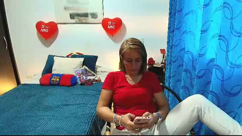 Snapshot of samanta_stone69 chatting on 02-19-25, 10:31 Samanta Stone online show from 02-19-25, 10:31