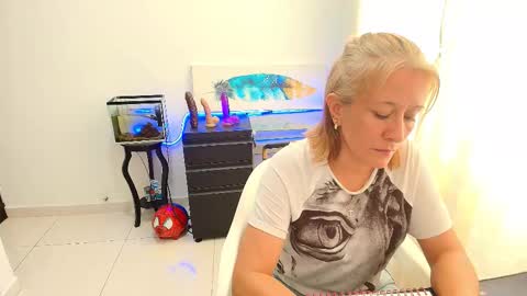 Snapshot of samanta_stone69 chatting on 10-20-25, 06:52 Samanta Stone online show from 10-20-25, 06:52