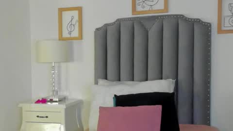 Snapshot of samanta_william chatting on 01-27-25, 02:31 samanta online show from 01-27-25, 02:31