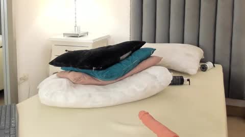 Snapshot of samanta_william chatting on 03-01-25, 09:40 samanta online show from 03-01-25, 09:40