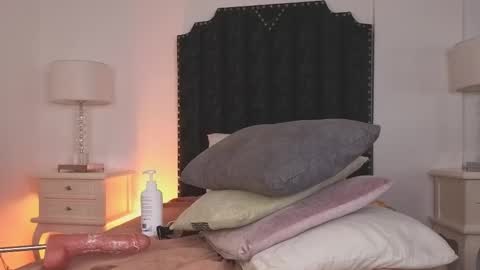 Snapshot of samanta_william chatting on 09-18-25, 02:57 samanta online show from 09-18-25, 02:57