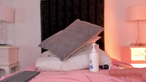 Snapshot of samanta_william chatting on 11-23-25, 02:55 samanta online show from 11-23-25, 02:55