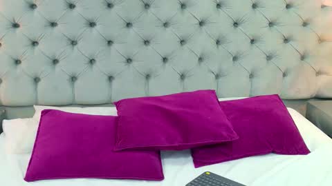 Snapshot of samantaa_g chatting on 11-21-25, 01:32 Samantaa G online show from 11-21-25, 01:32