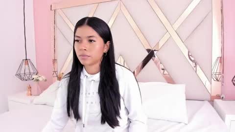 Snapshot of samantaa_shy chatting on 03-10-25, 03:01 sam  online show from 03-10-25, 03:01