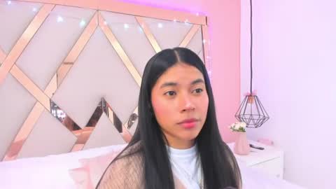 Snapshot of samantaa_shy chatting on 06-10-26, 02:56 sam online show from 06-10-26, 02:56
