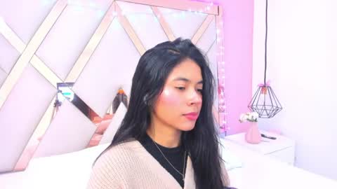 Snapshot of samantaa_shy chatting on 06-12-26, 04:00 sam online show from 06-12-26, 04:00
