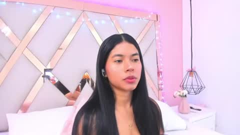 Snapshot of samantaa_shy chatting on 06-15-26, 10:56 sam online show from 06-15-26, 10:56