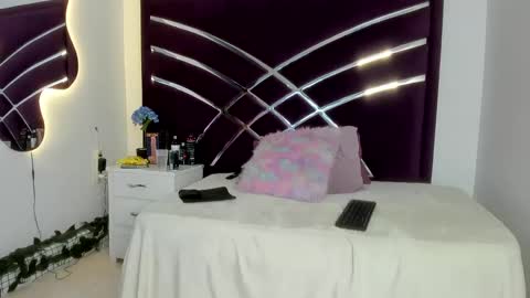 Snapshot of samantaht chatting on 02-07-25, 09:15 samantaht online show from 02-07-25, 09:15