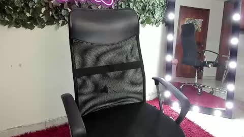 Snapshot of samantaortiz_ chatting on 11-17-25, 07:19 samantaortiz_ online show from 11-17-25, 07:19