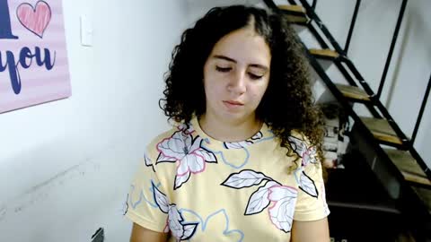 Snapshot of samantha2girl chatting on 12-03-24, 10:40 samantha online show from 12-03-24, 10:40