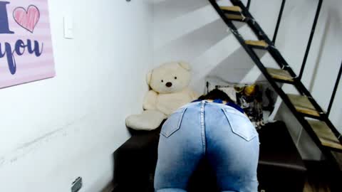 Snapshot of samantha2girl chatting on 12-10-24, 10:16 samantha online show from 12-10-24, 10:16