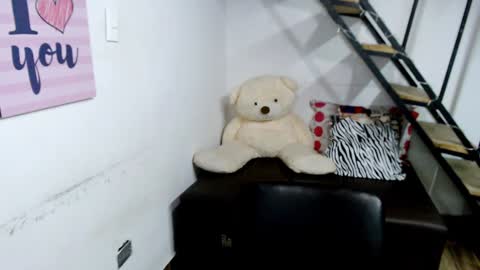 Snapshot of samantha2girl chatting on 12-22-24, 11:41 samantha online show from 12-22-24, 11:41