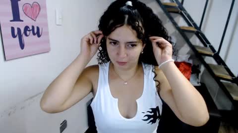 Snapshot of samantha2girl chatting on 01-26-25, 12:05 samantha online show from 01-26-25, 12:05