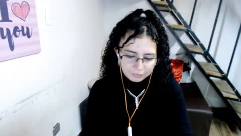 Snapshot of samantha2girl chatting on 01-26-25, 10:24 samantha online show from 01-26-25, 10:24