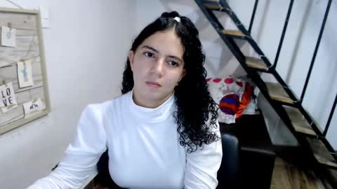 Snapshot of samantha2girl chatting on 02-18-25, 09:09 samantha online show from 02-18-25, 09:09