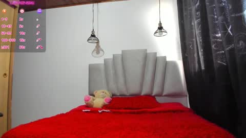 Snapshot of samantha__wilson chatting on 10-21-25, 12:06 Samantha  online show from 10-21-25, 12:06