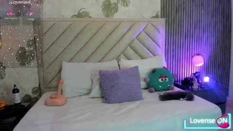 Snapshot of samantha_duque11 chatting on 02-07-25, 04:06 Samantha online show from 02-07-25, 04:06