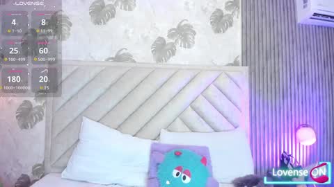 Snapshot of samantha_duque11 chatting on 02-08-25, 04:57 Samantha online show from 02-08-25, 04:57