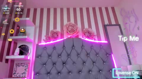 Snapshot of samantha_evans_18 chatting on 10-24-25, 05:37 Samantha online show from 10-24-25, 05:37