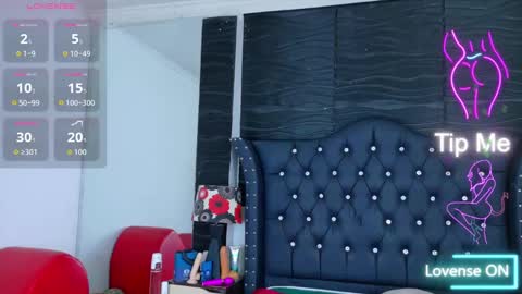 Snapshot of samantha_evans_18 chatting on 10-28-25, 04:49 Samantha online show from 10-28-25, 04:49