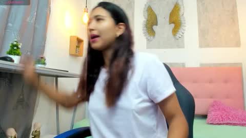 Snapshot of samantha_fox8 chatting on 11-10-25, 11:53 online show from 11-10-25, 11:53