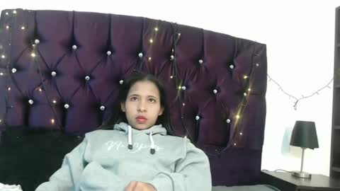 Snapshot of samantha_fox_squirt chatting on 12-20-24, 02:52 lizzy online show from 12-20-24, 02:52