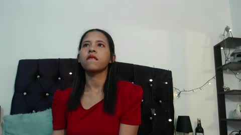 Snapshot of samantha_fox_squirt chatting on 12-28-24, 02:11 lizzy online show from 12-28-24, 02:11