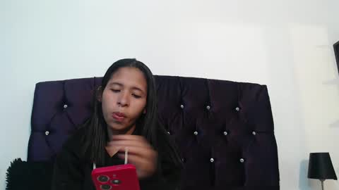 Snapshot of samantha_fox_squirt chatting on 01-21-25, 02:11 lizzy online show from 01-21-25, 02:11