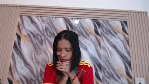 Snapshot of samantha_fox_squirt chatting on 11-27-25, 01:40 lizzy online show from 11-27-25, 01:40