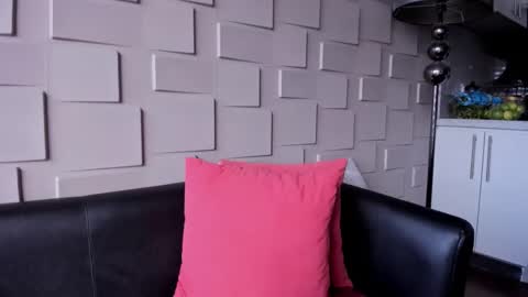 Snapshot of samantha_jadee chatting on 02-06-25, 12:48 Samantha online show from 02-06-25, 12:48