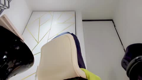 Snapshot of samantha_larusso_ chatting on 03-03-25, 03:52 Andy online show from 03-03-25, 03:52