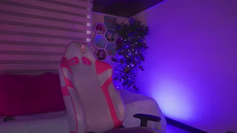 Snapshot of samantha_owen_ chatting on 09-20-25, 01:34 SAMY online show from 09-20-25, 01:34