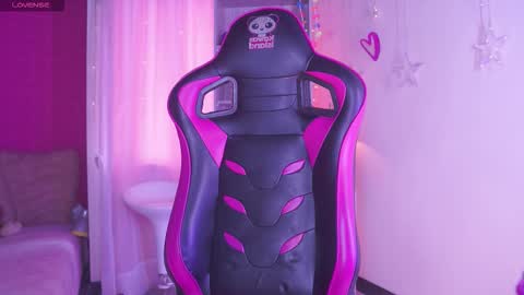 Snapshot of samantha_owen_ chatting on 09-27-25, 03:39 SAMY online show from 09-27-25, 03:39