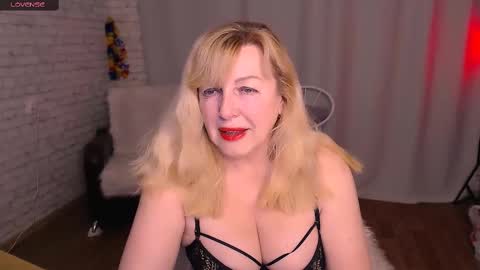 Snapshot of samantha_si chatting on 02-15-25, 06:44 Samantha online show from 02-15-25, 06:44