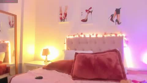 Snapshot of samantha_spike chatting on 06-11-26, 12:32 Samantha online show from 06-11-26, 12:32