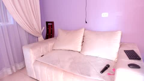 Snapshot of samantha_thompsoon chatting on 11-01-25, 09:28 samantha_thompsoon online show from 11-01-25, 09:28