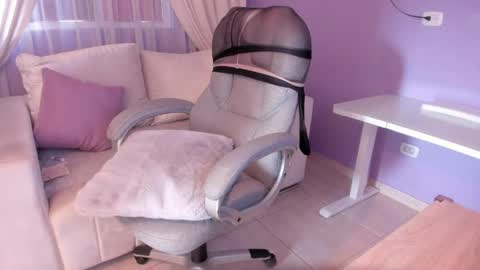 Snapshot of samantha_thompsoon chatting on 05-07-26, 10:15 samantha_thompsoon online show from 05-07-26, 10:15