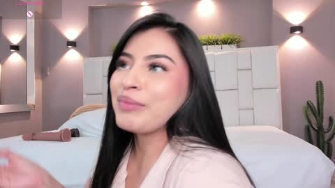 Snapshot of samanthaa_22_ chatting on 01-26-25, 06:38 Samanthaa online show from 01-26-25, 06:38