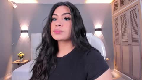 Snapshot of samanthaa_22_ chatting on 11-19-25, 11:43 Samanthaa online show from 11-19-25, 11:43