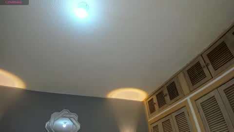 Snapshot of samanthaa_22_ chatting on 12-14-25, 11:26 Samanthaa online show from 12-14-25, 11:26