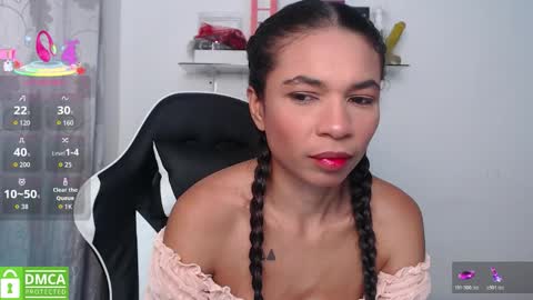 Snapshot of samanthaa_queen chatting on 10-28-25, 11:03 sam online show from 10-28-25, 11:03