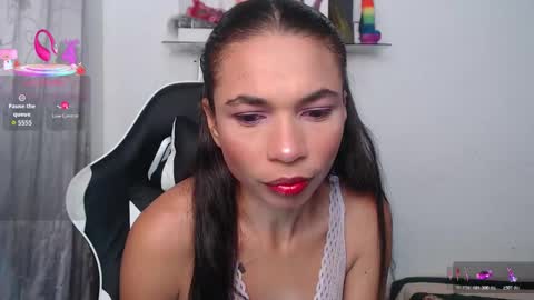 Snapshot of samanthaa_queen chatting on 11-12-25, 11:21 sam online show from 11-12-25, 11:21