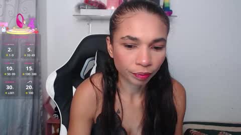 Snapshot of samanthaa_queen chatting on 11-13-25, 11:31 sam online show from 11-13-25, 11:31